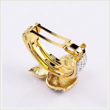 新光飾品韓國流行美發頭飾 奧地利水晶盤發頭飾引領時尚潮流